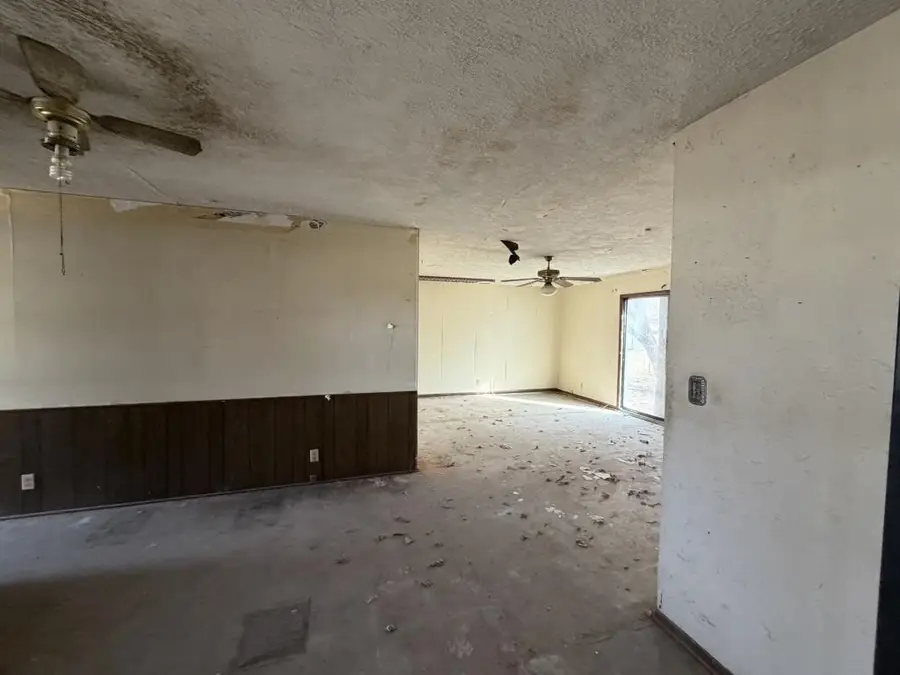 1817 N C, Wellington, KS 67152 - #3