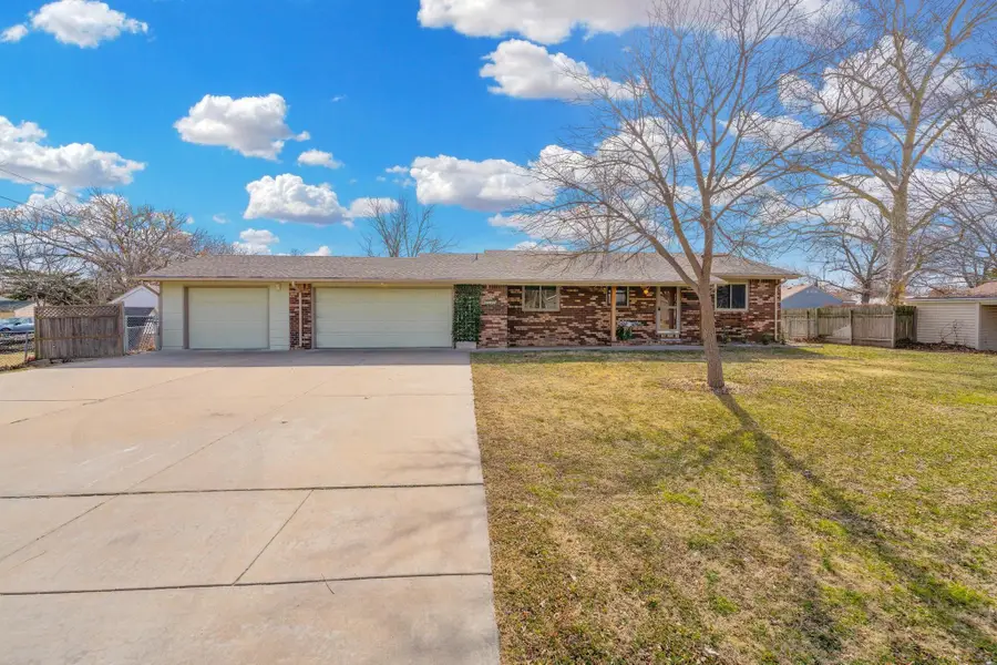 2027 W 27th St N, Wichita, KS 67204 - #2