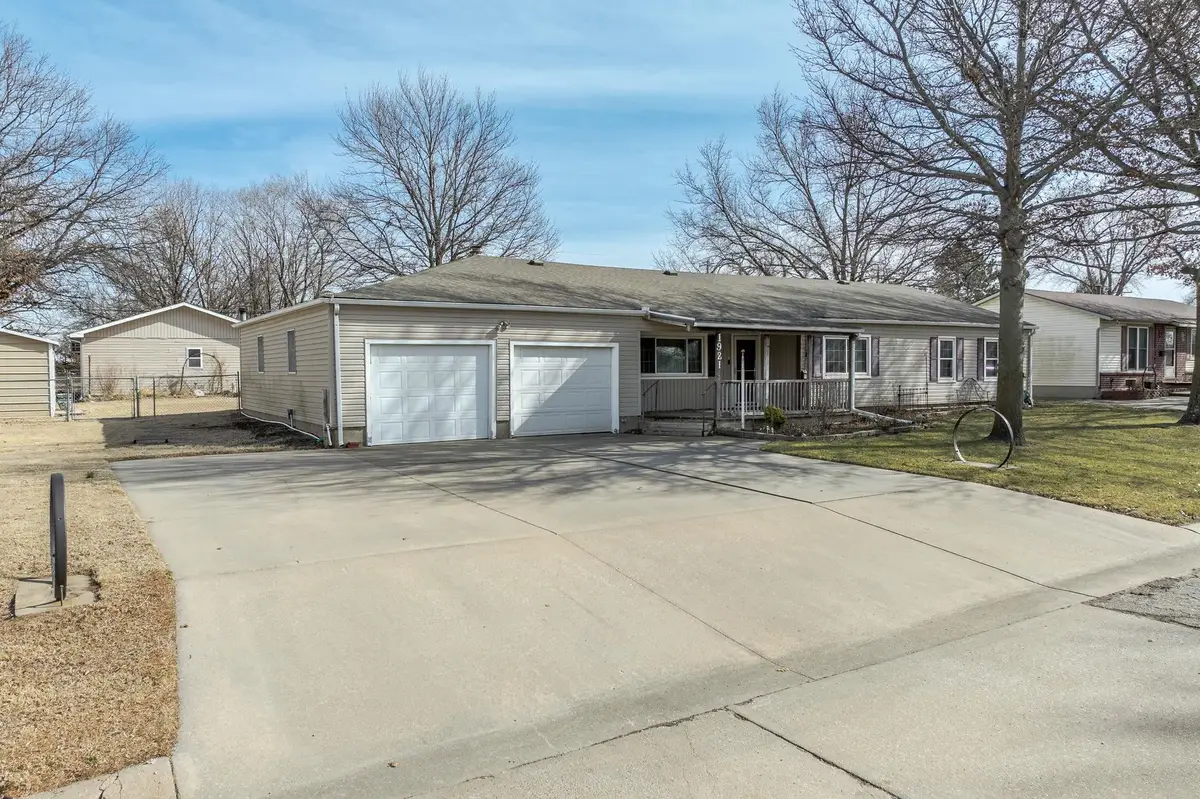1921 N B, Wellington, KS 67152 - #1