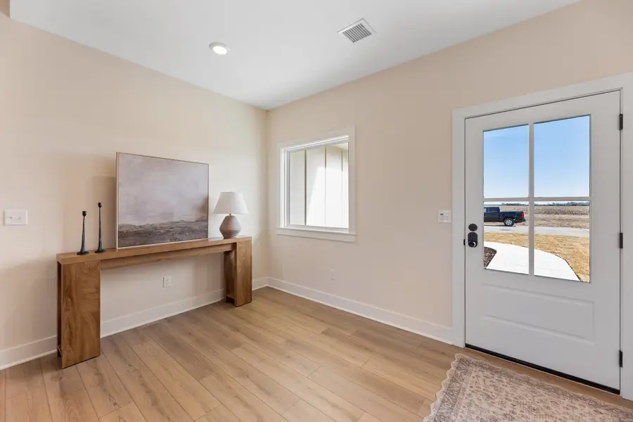 107 N Oxford Ave, Bentley, KS 67016 - #3