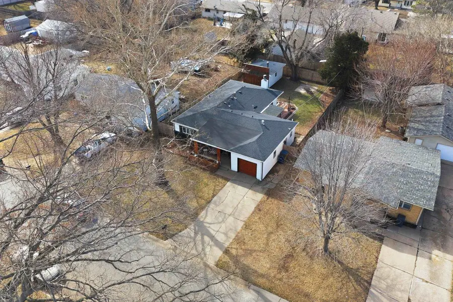 121 Western Ave, Haysville, KS 67060 - #2