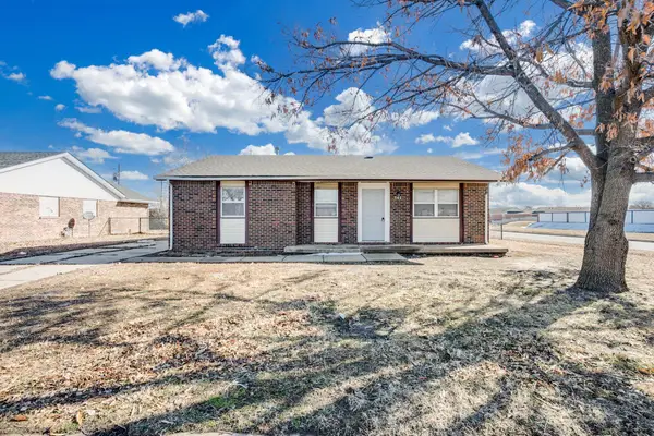 502 N Summitlawn Ln, Wichita, KS 67212