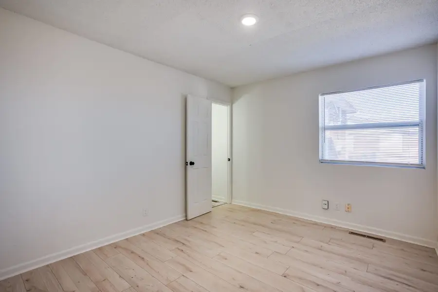 538 N Summitlawn St, Wichita, KS 67212 - #3