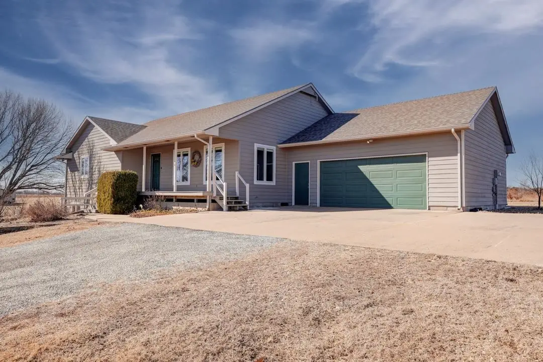 10 Leed Rd, Winfield, KS 67156 - #1