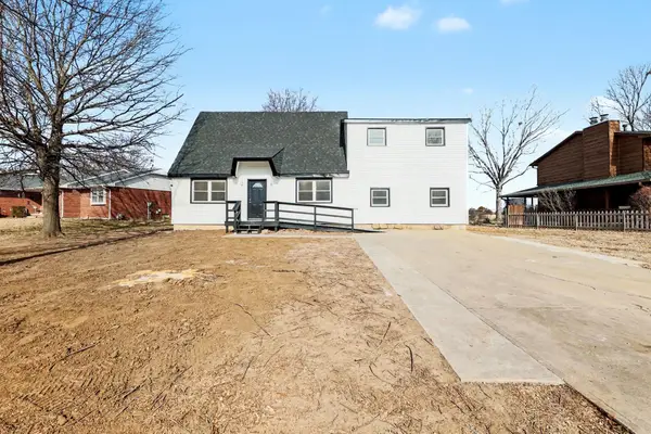 14 Woodland Dr, Augusta, KS 67010