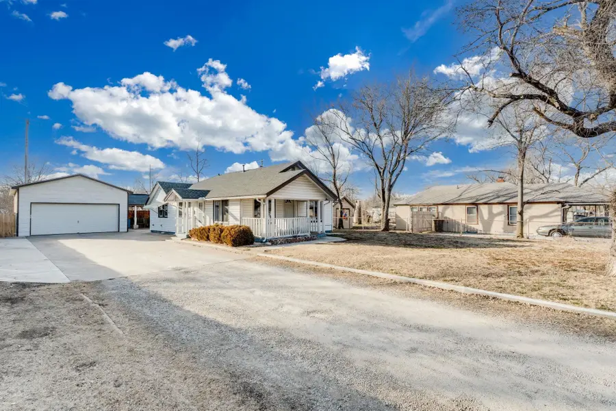 327 N Elder St, Wichita, KS 67212 - #2