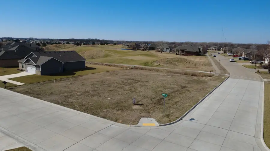 1701 Casey, Newton, KS 67114 - #2