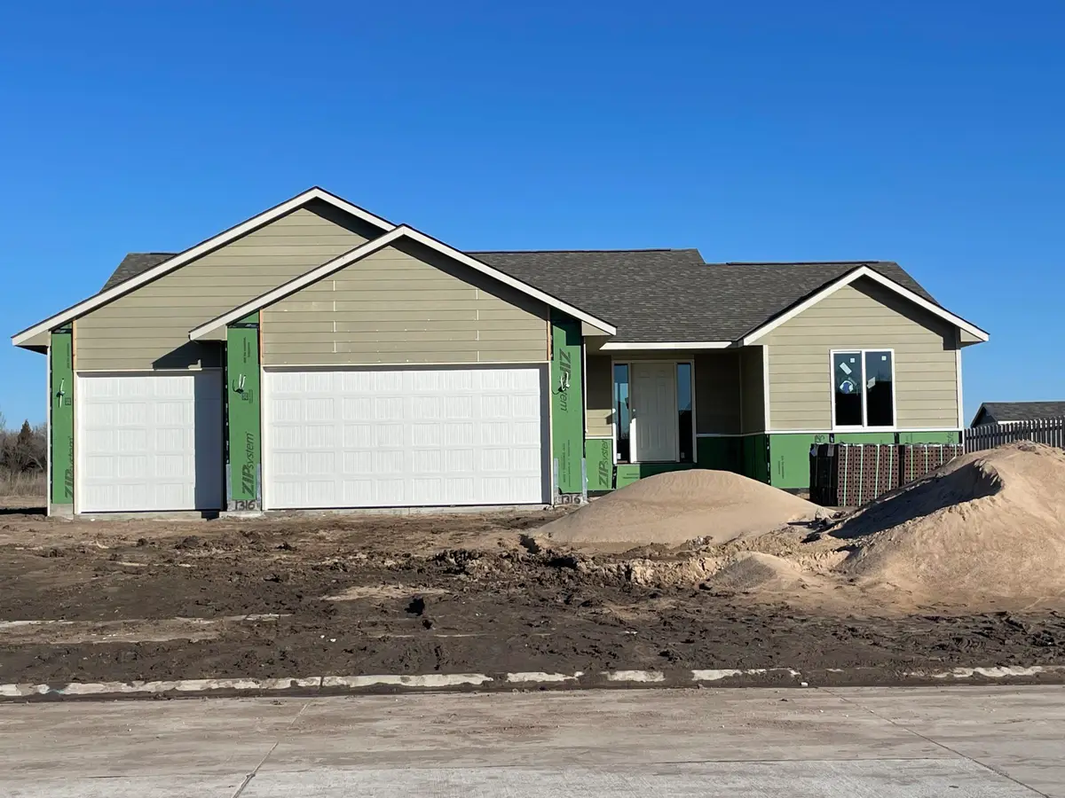 1316 Main St, Halstead, KS 67056 - #1