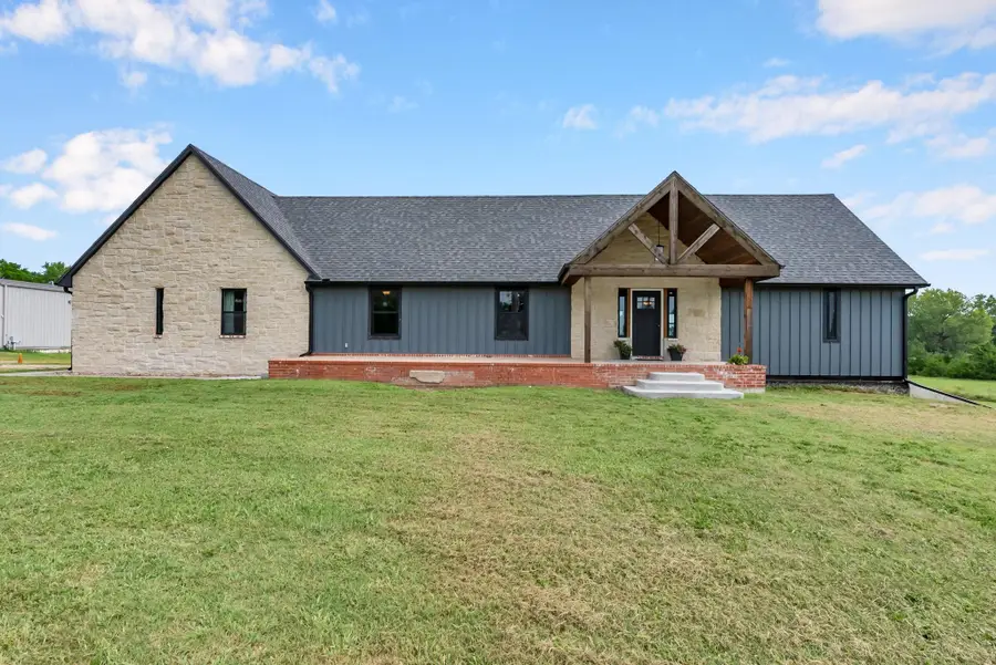 6330 SE 84th St, Newton, KS 67114 - #2