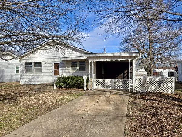 1215 N Park St, Wellington, KS 67152