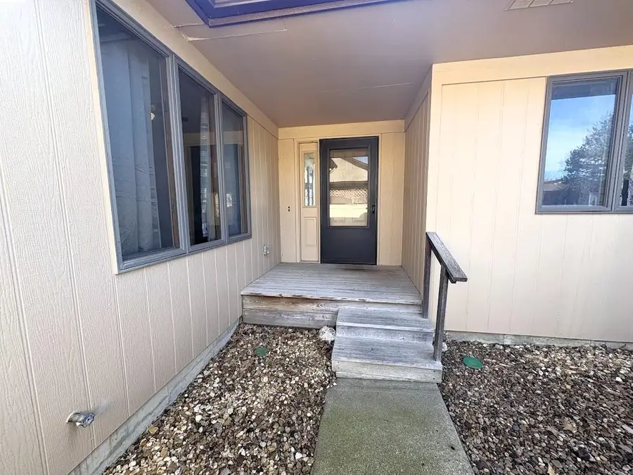 1007 Burr Oak Ln, Salina, KS 67401 - #3