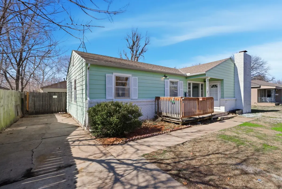 2121 S Vine St, Wichita, KS 67213 - #1