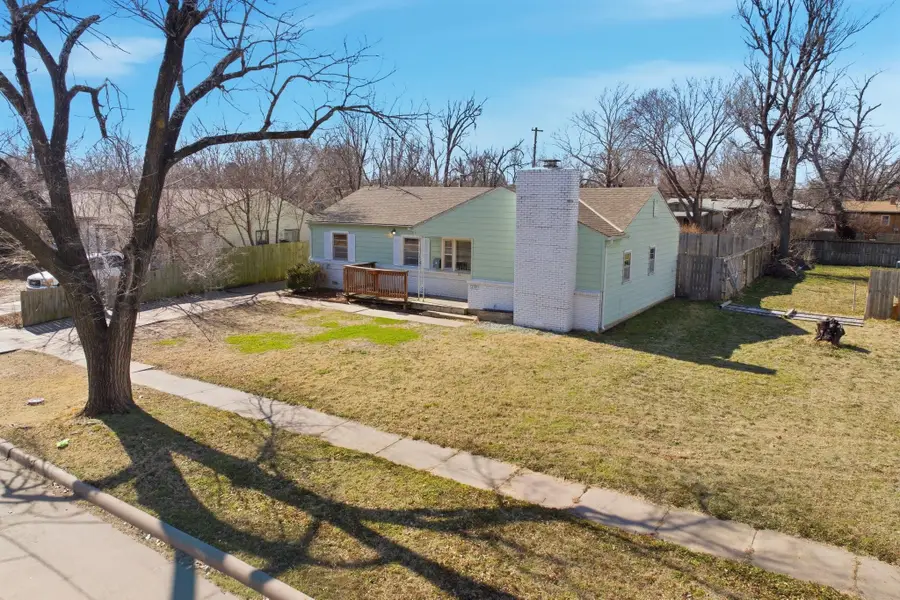2121 S Vine St, Wichita, KS 67213 - #2