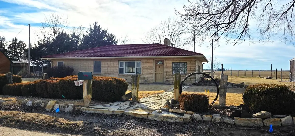 1111 Roxanna Dr, Great Bend, KS 67530 - #1