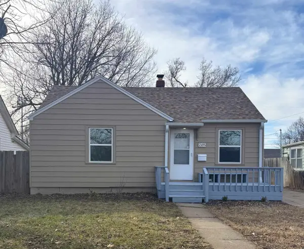 852 Merrill St, Salina, KS 67401