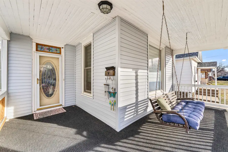 407 Putnam Ave, Salina, KS 67401 - #3