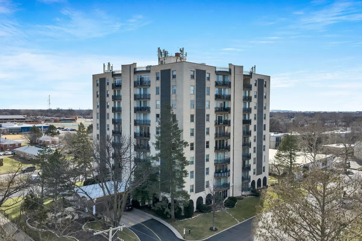 5051 E Lincoln St, Wichita, KS 67218 - #1