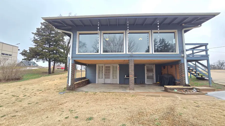 740 N Walnut St, Medicine Lodge, KS 67104 - #2