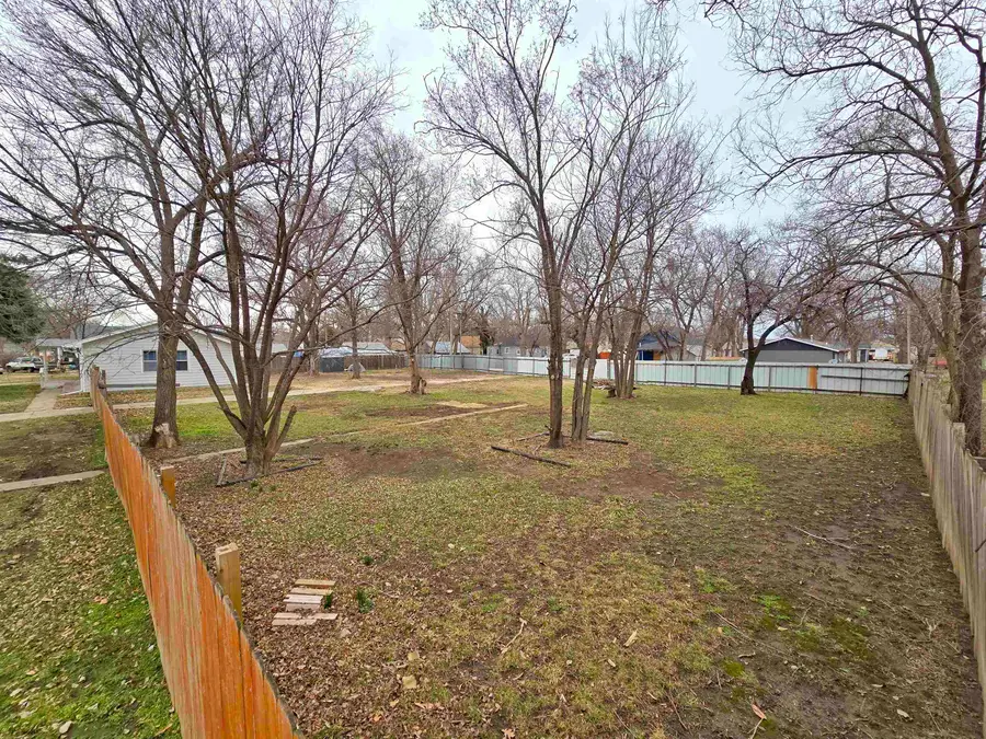 728 N 4th St, Salina, KS 67401 - #3