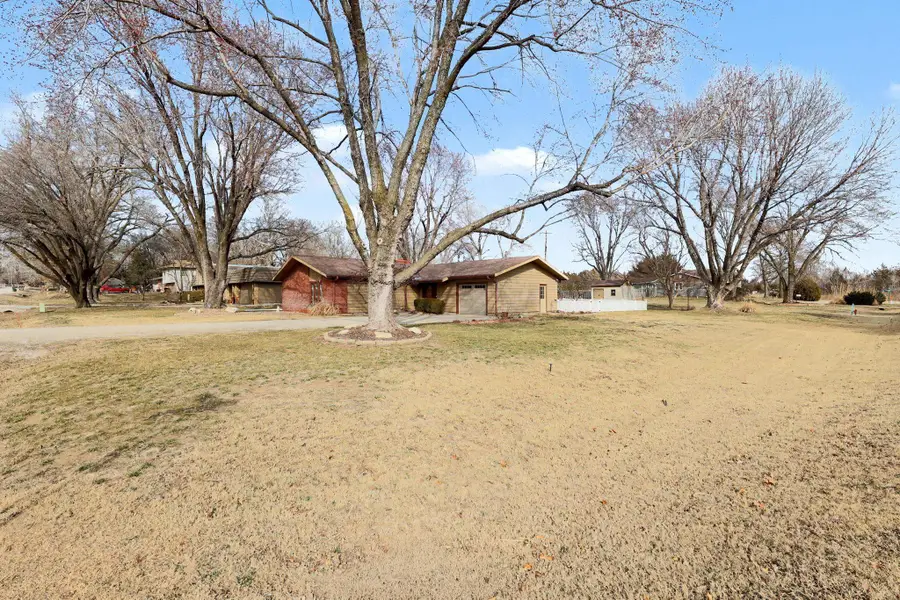 6600 N Madison Ave, Hutchinson, KS 67502 - #3