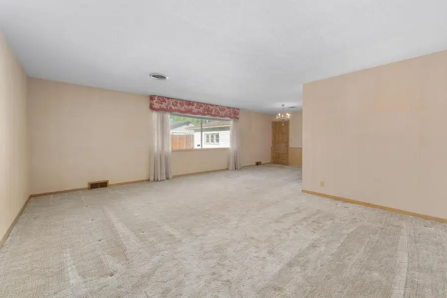 1301 N Arrowhead Dr, Wichita, KS 67203 - #3