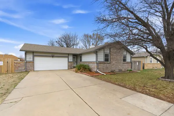 8928 E Dos Rios St, Wichita, KS 67207