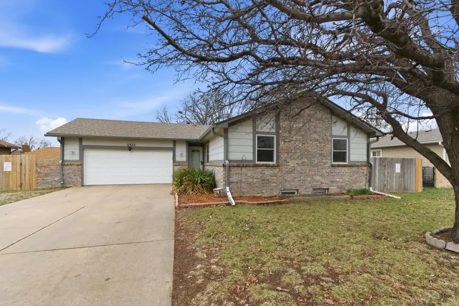 8928 E Dos Rios St, Wichita, KS 67207 - #3