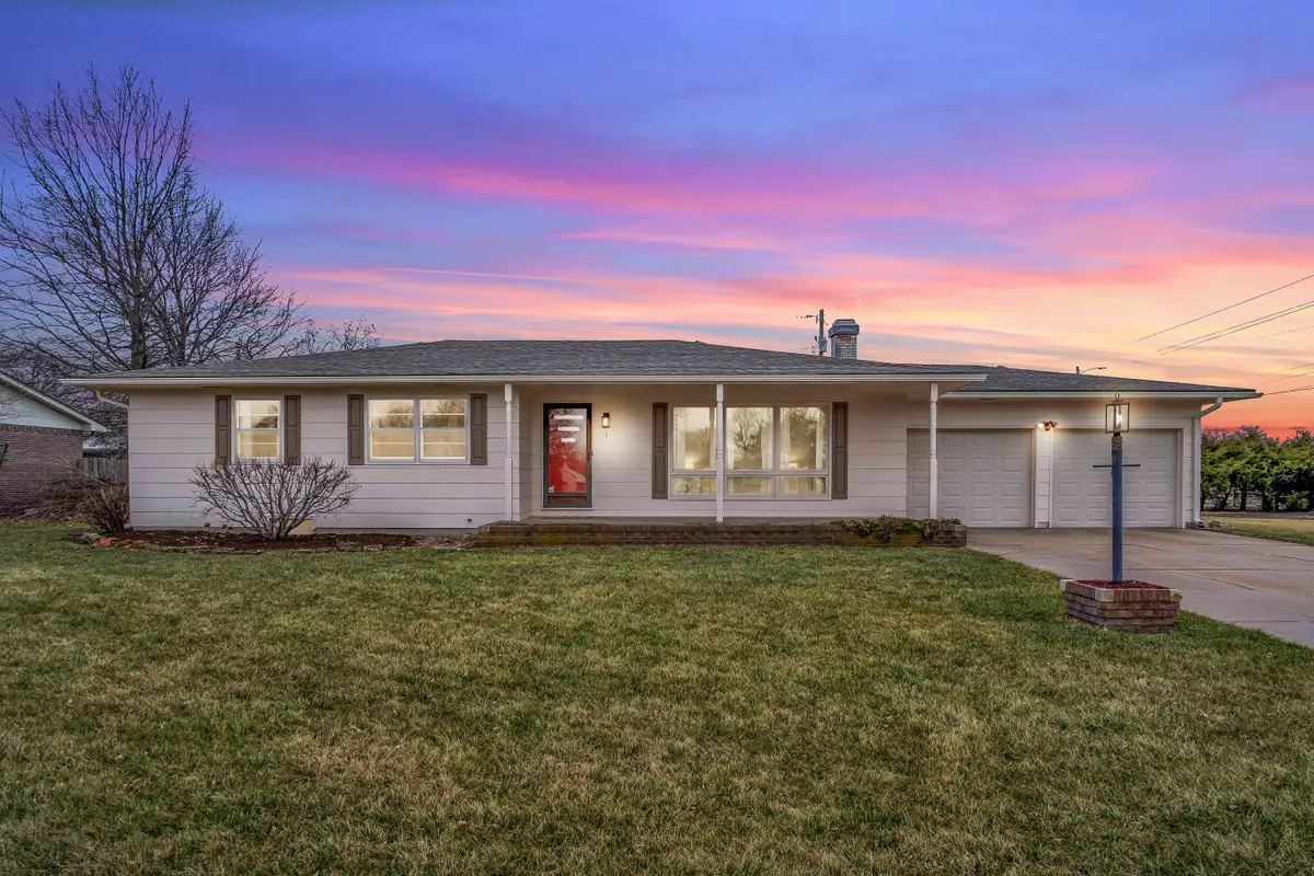 1 Leonard Ct, Newton, KS 67114 - #1