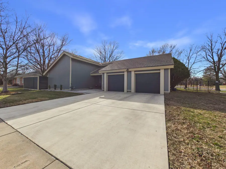 2225 N Hathway Cir, Wichita, KS 67226 - #2