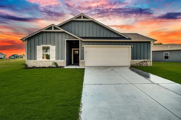 3136 E Highridge St, Park City, KS 67219