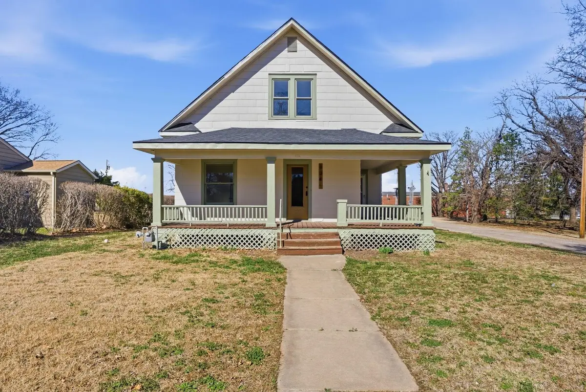 604 W Spring Ave, Conway Springs, KS 67031 - #1