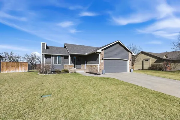 218 W Meadowsweet Ct, Andover, KS 67002