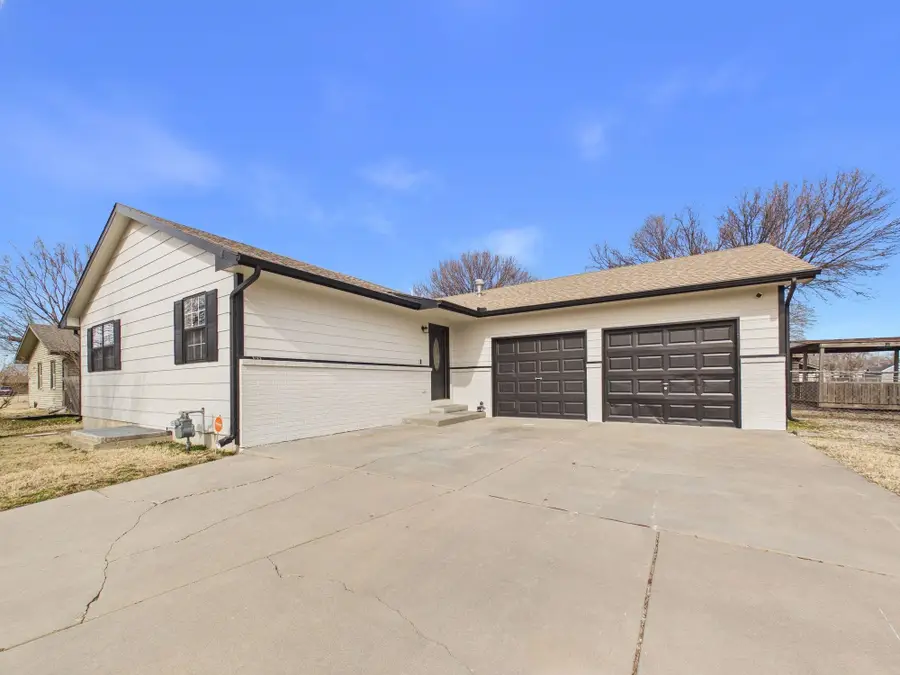 2820 W 27th St S, Wichita, KS 67217 - #2