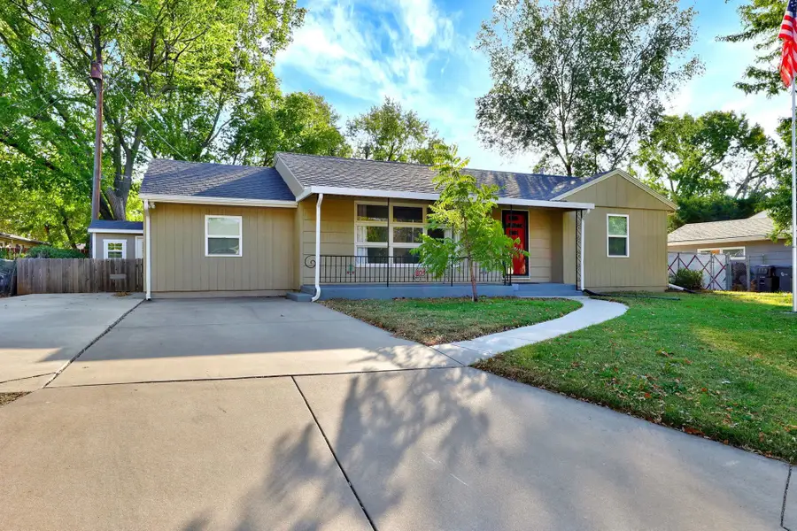 804 Columbus, Newton, KS 67114 - #2