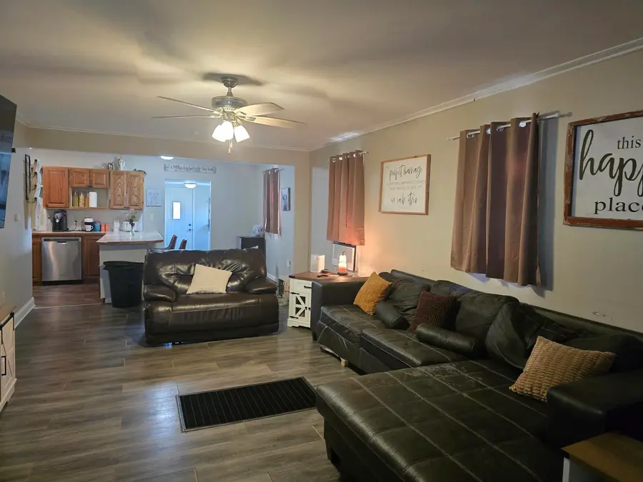 220 E 12th St, Concordia, KS 66901 - #3