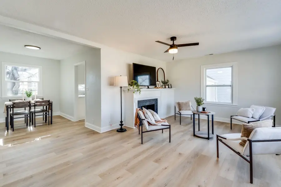 3009 E Maplewood Dr, Wichita, KS 67214 - #2