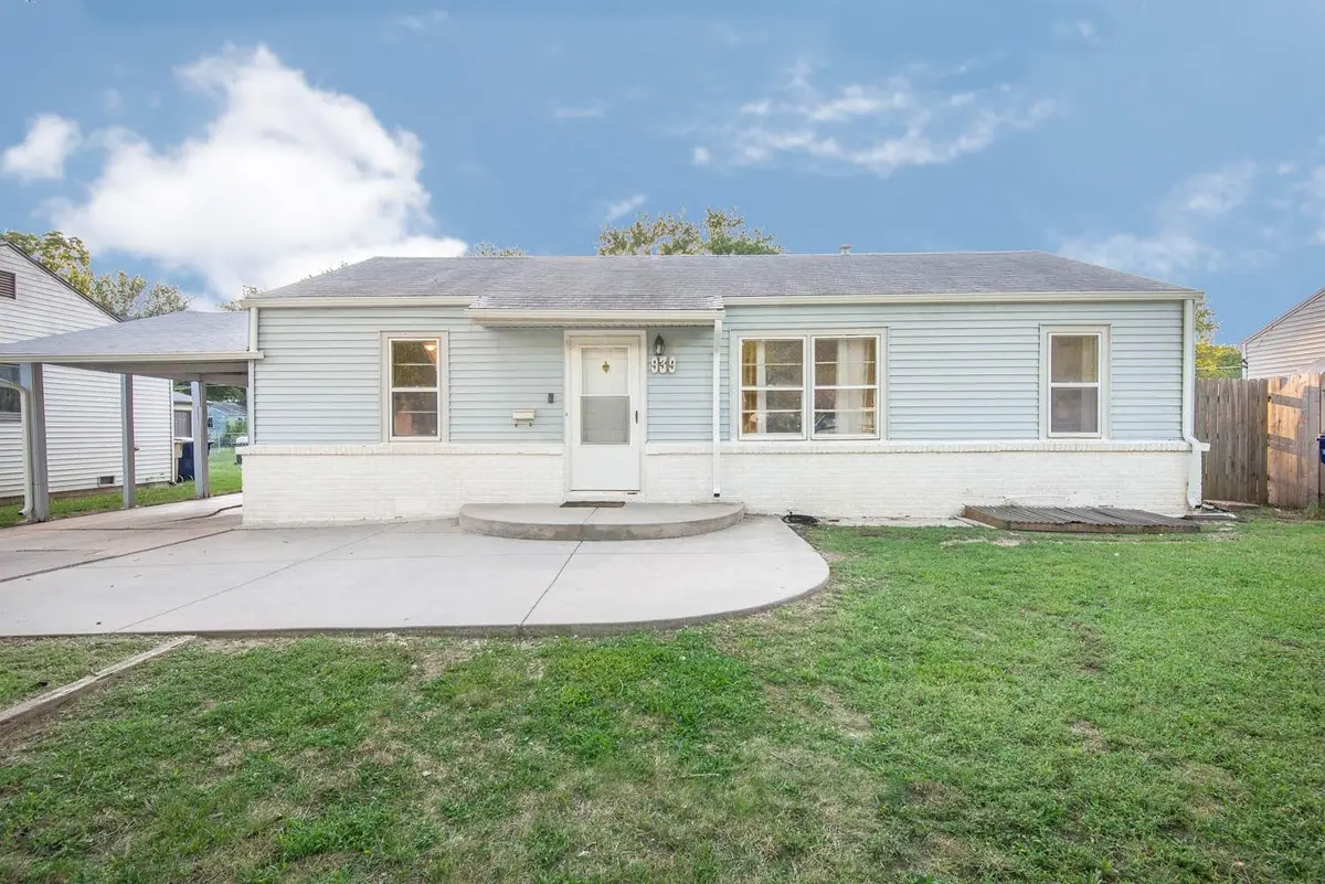 939 N Derby Ave, Derby, KS 67037 - #1