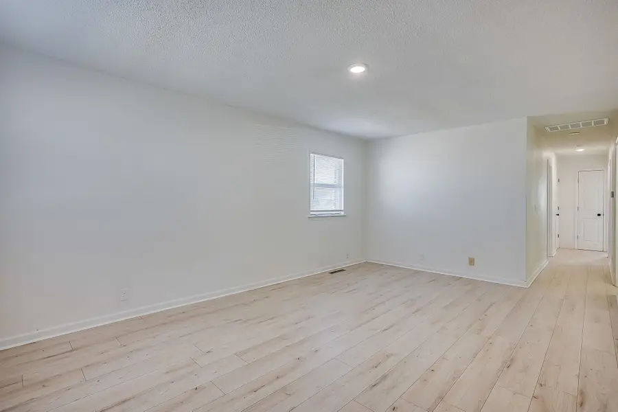 7023 W Newell St, Wichita, KS 67212 - #2