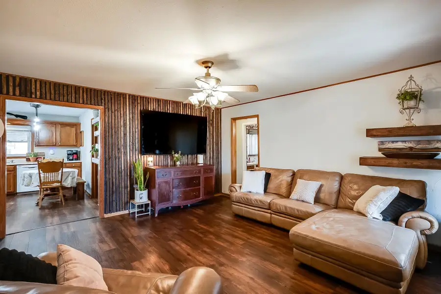 228 Fager Dr, Haysville, KS 67060 - #3