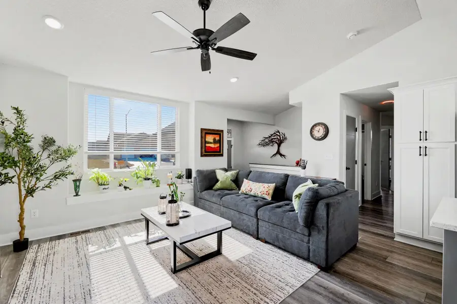 142 E Poplar Cir, Goddard, KS 67052 - #2