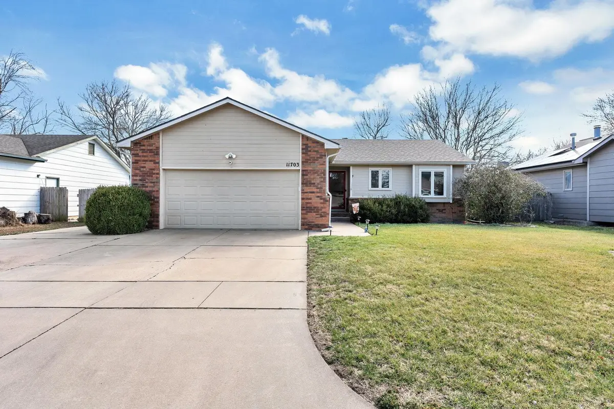 11703 W Kenny Ln, Wichita, KS 67212 - #1