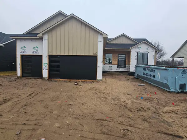 3014 E Sunflower Dr, Derby, KS 67037