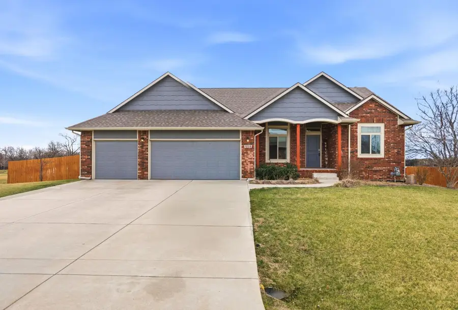 1233 E Bearhill Circle, Park City, KS 67147 - #2