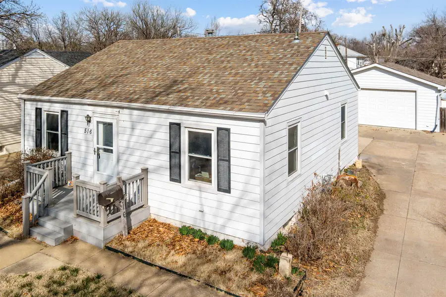 516 W Kirwin Ave, Salina, KS 67401 - #2