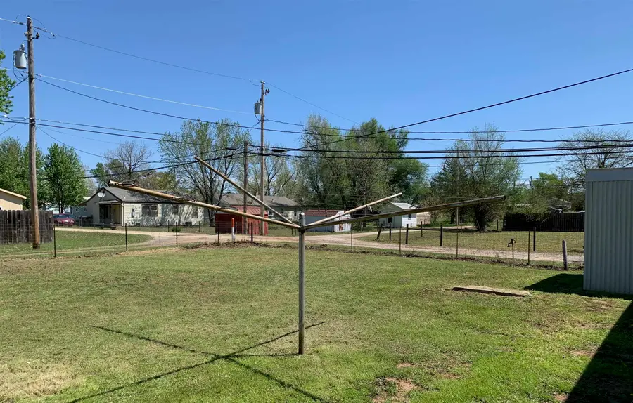 504 W Anthony Ave, Medicine Lodge, KS 67104 - #3