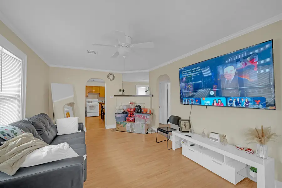 1927 W Mccormick Ave, Wichita, KS 67213 - #3