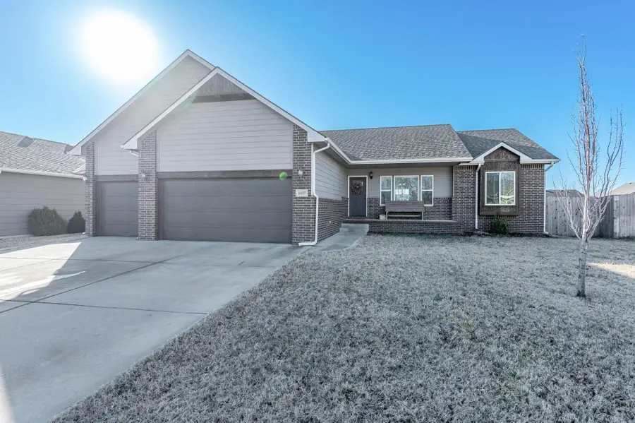 1437 E Splitwood Way St, Derby, KS 67037 - #2