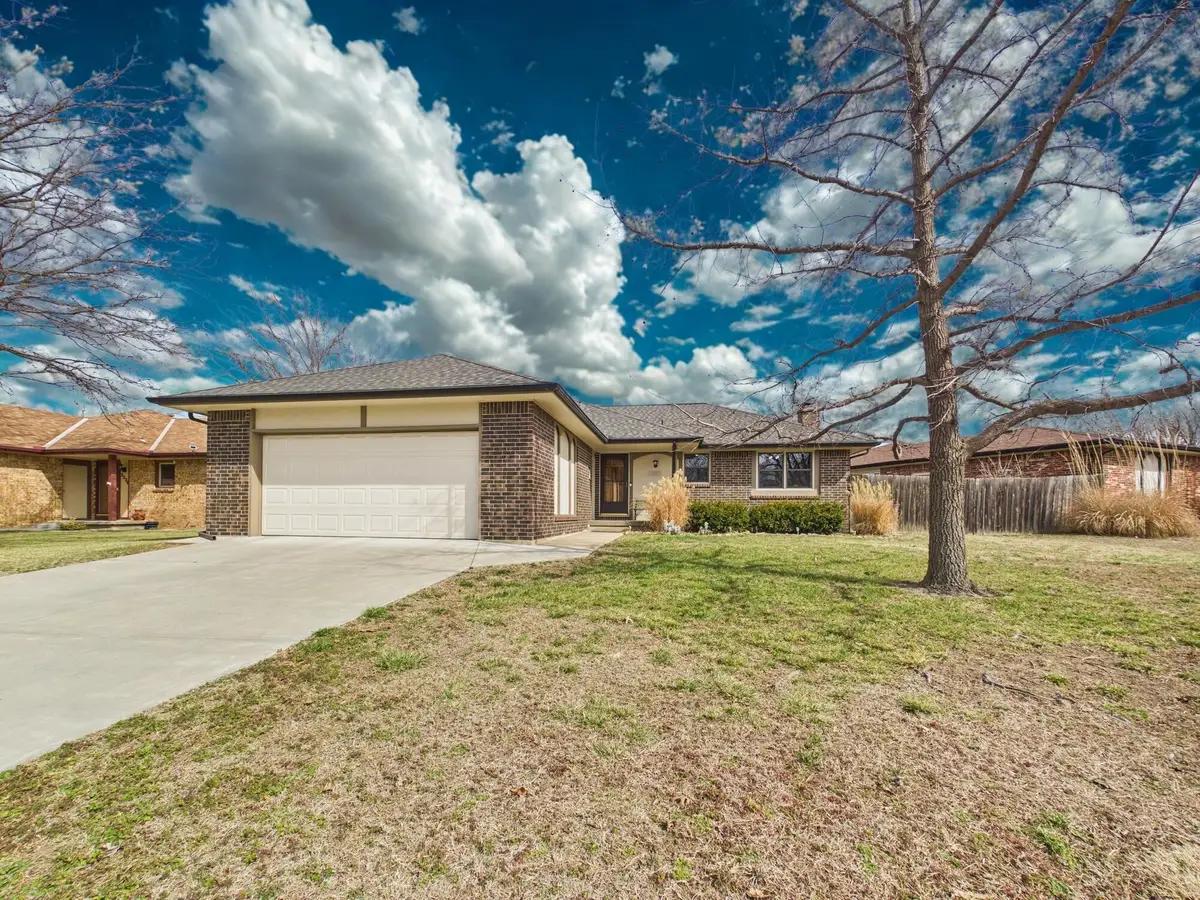 2230 S Flynn Ln, Wichita, KS 67207 - #1