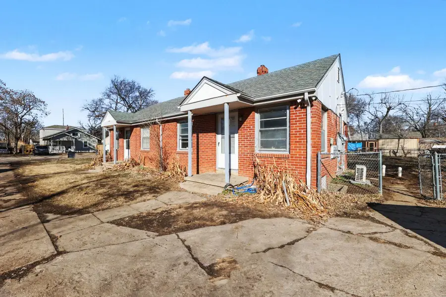 1034 N Estelle Ave, Wichita, KS 67214 - #2