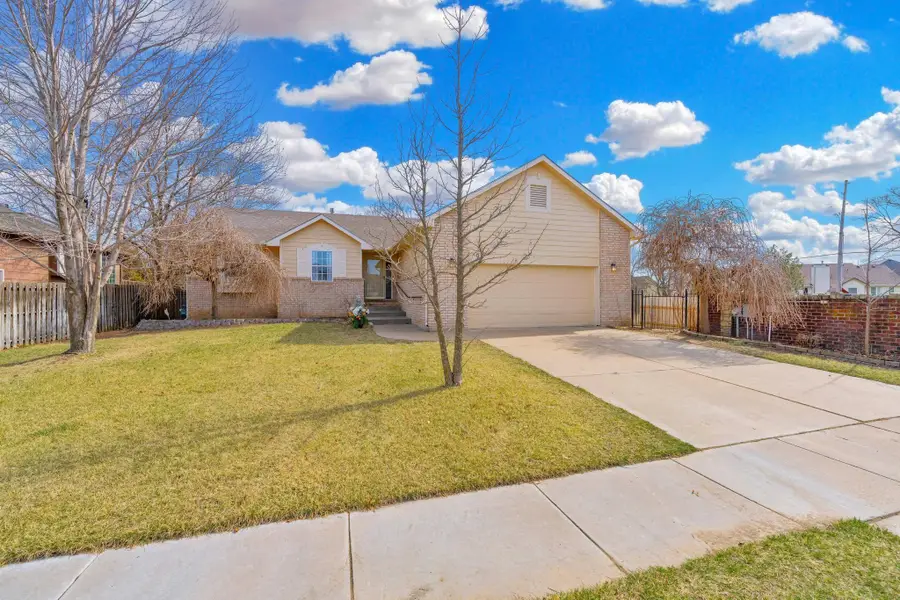 500 N Ridgehurst St, Wichita, KS 67230 - #2